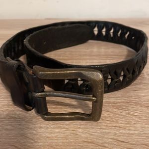 Brave textured twisted design black leather belt unisex